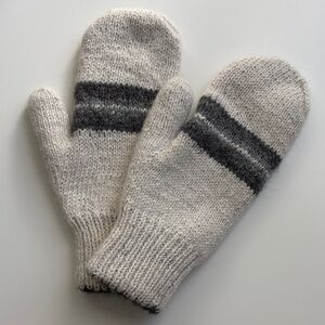 100% Alpaca Gray & Cream Knit Mittens, Handmade